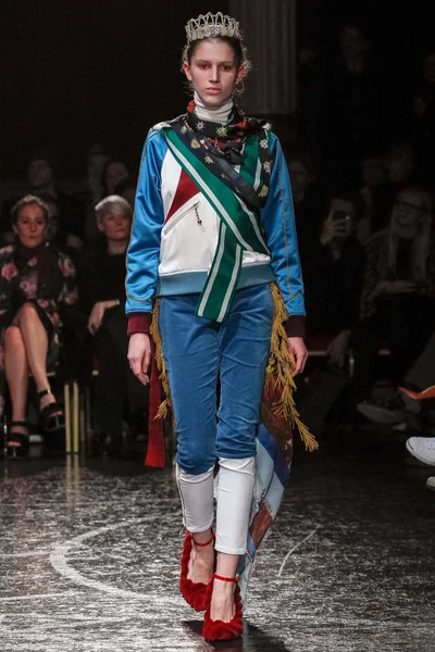 Look 26